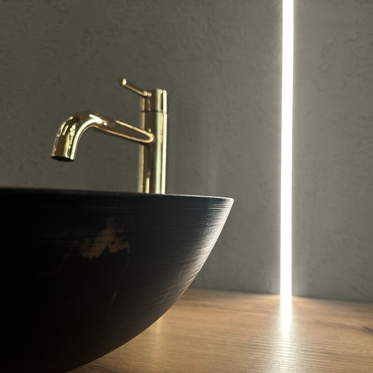 Lavoar ceramic pentru blat Rea Stella Black Marble Brush - imagine 3